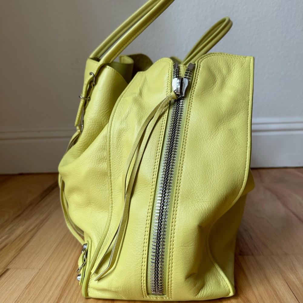 Balenciaga Green Papier Lambskin Leather A4 Zip Around Tote Bag - Picture 5 of 8